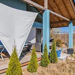 4 Bedroom Nice Home In Mikorowo Dom wakacyjny Mikorowo