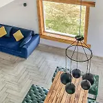 Dom wakacyjny 4 Bedroom Nice Home In Mikorowo