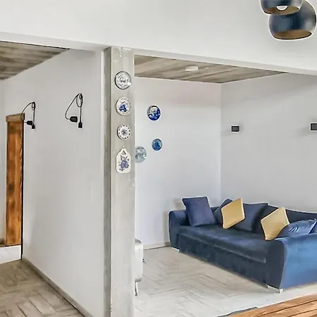4 Bedroom In *